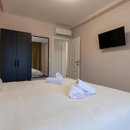 3 Bedroom Awesome In * Mliniste