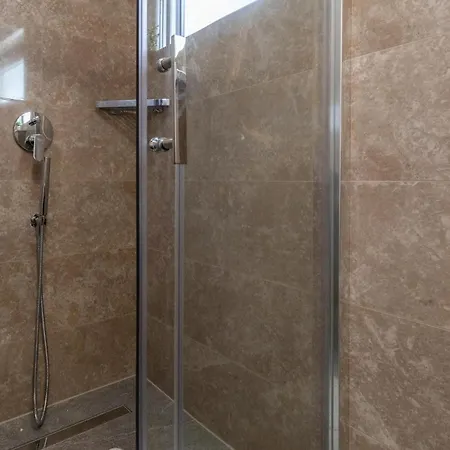 펜션 3 Bedroom Awesome In Mliniste