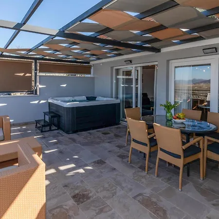 Cozy In With House A Panoramic View Holiday home *