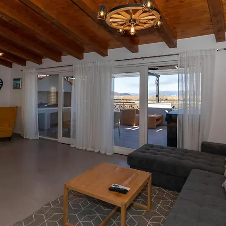 Cozy In With House A Panoramic View *