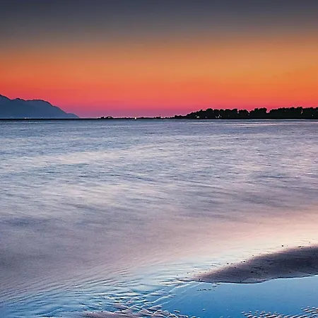 3 Bedroom Awesome In *