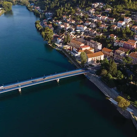 Casa de Férias 3 Bedroom Awesome In Mliniste