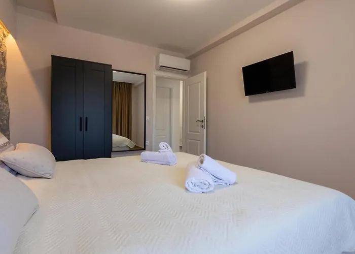 3 Bedroom Awesome In * Mliniste