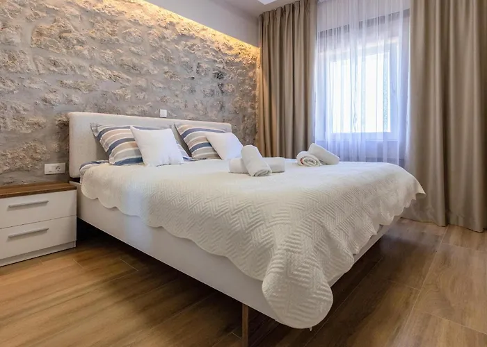 3 Bedroom Awesome In Mliniste