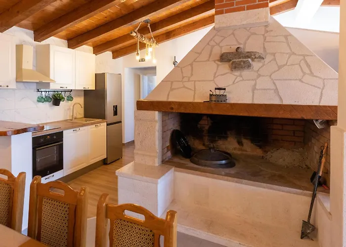 3 Bedroom Awesome In Casa de Férias