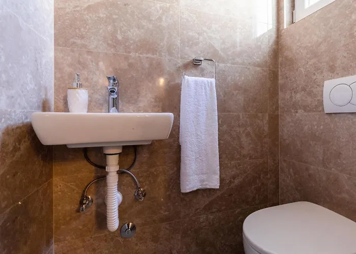 3 Bedroom Awesome In Casa de Férias Mliniste