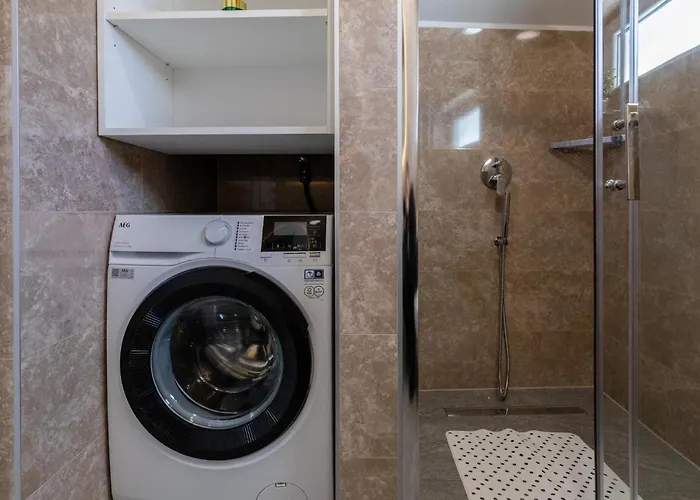 3 Bedroom Awesome In * Mliniste